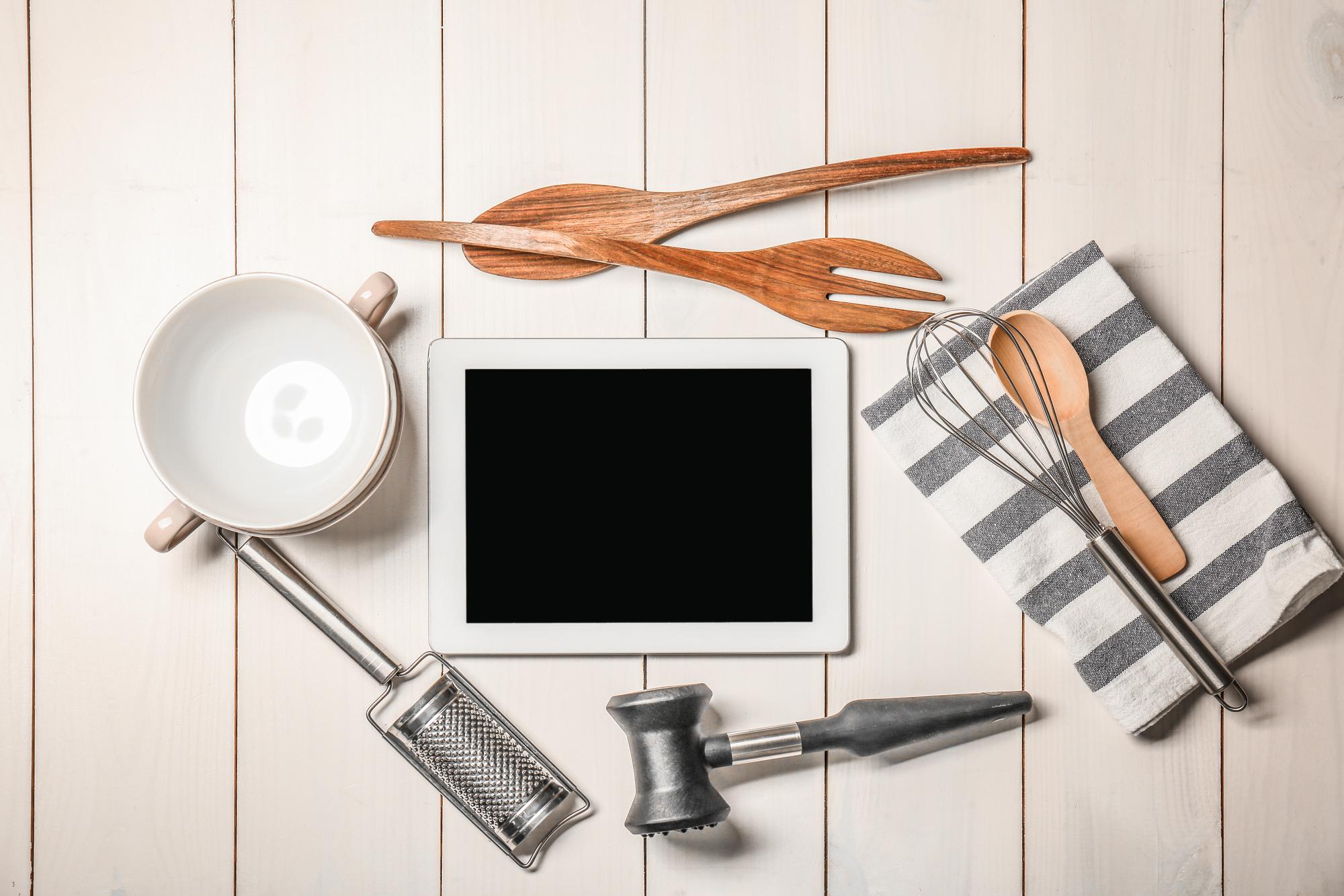 Composizione strumenti da cucina per corsi